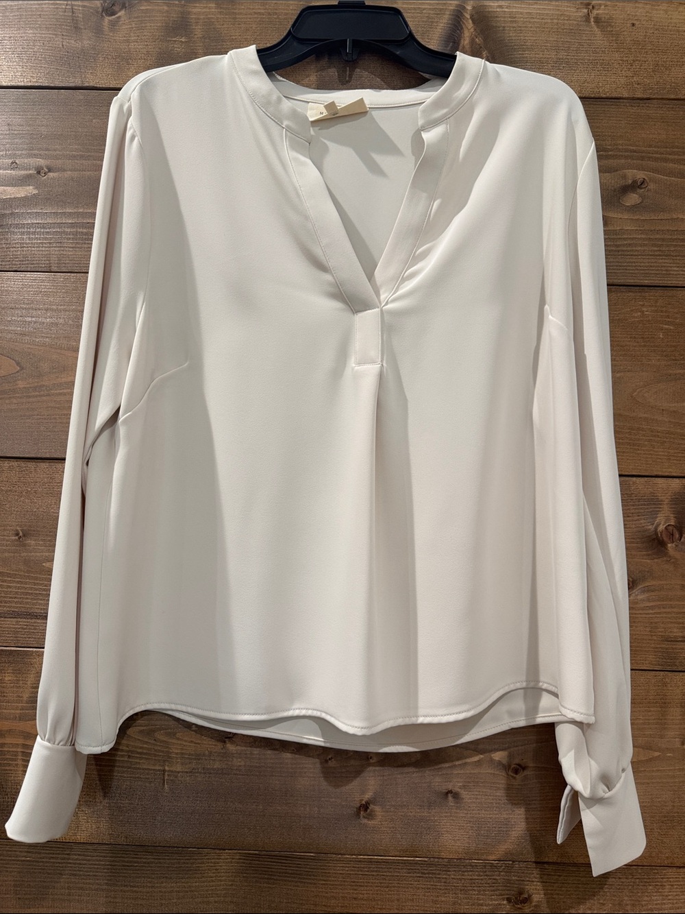 MELLODAY Cream V-Neck Long Sleeve Blouse